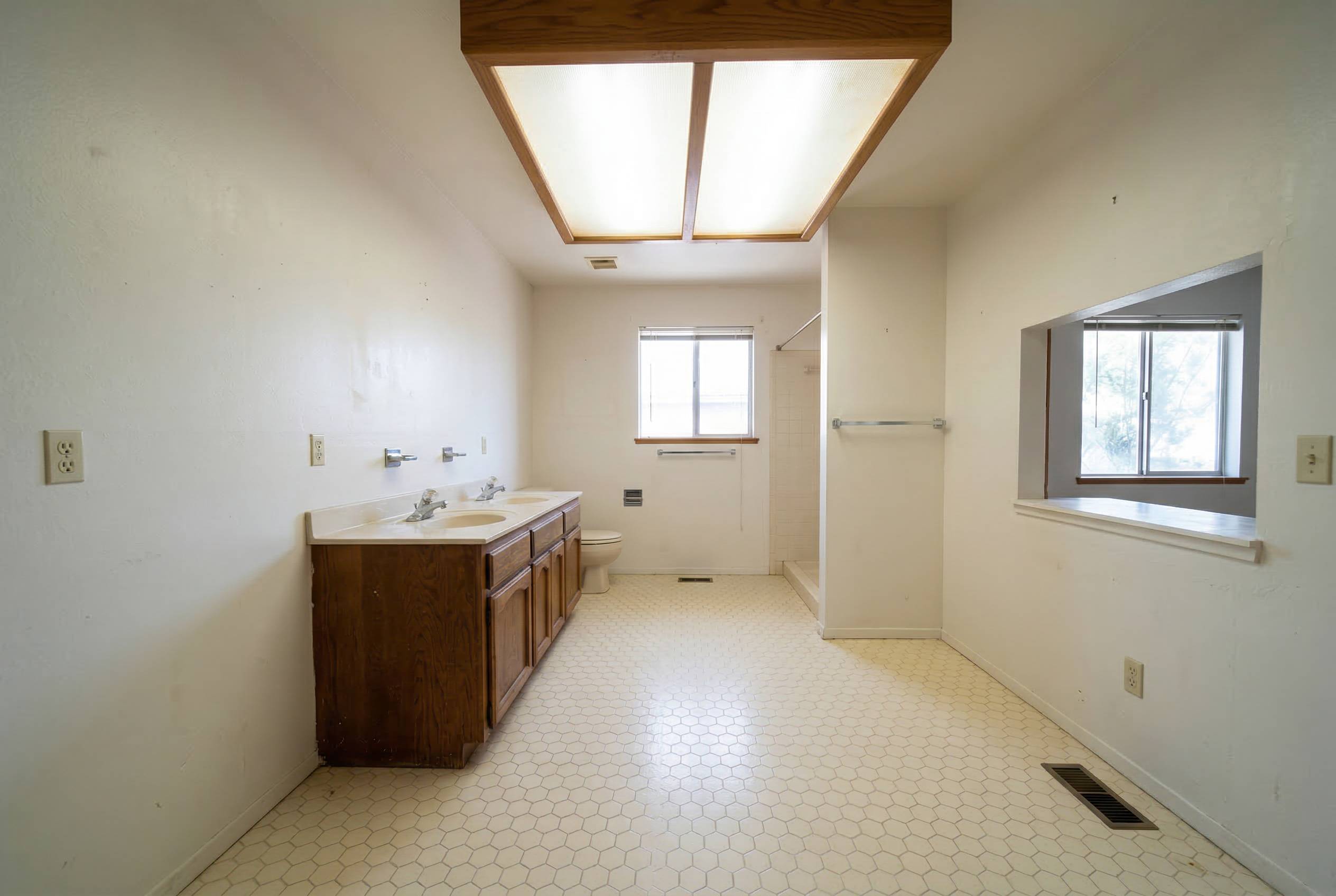 Bathroom before AI redesign